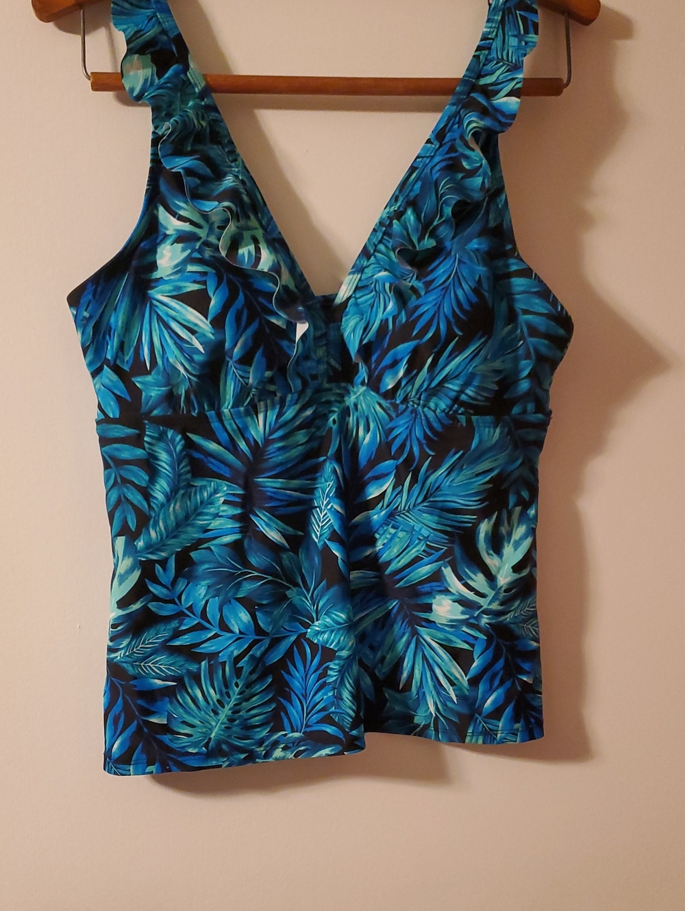 Christina size 14 Blue Tropical Leaf V-Neck Tankini Swim Top